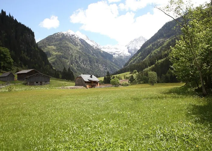 Chalet Weisse Wand Almen