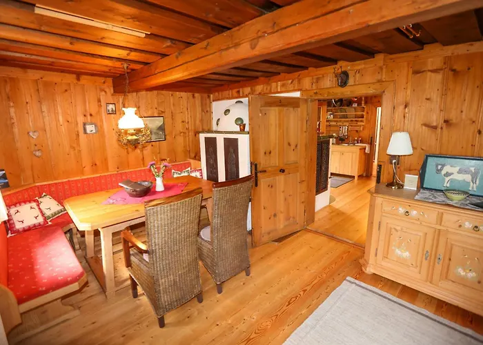 Chalet Weisse Wand Almen